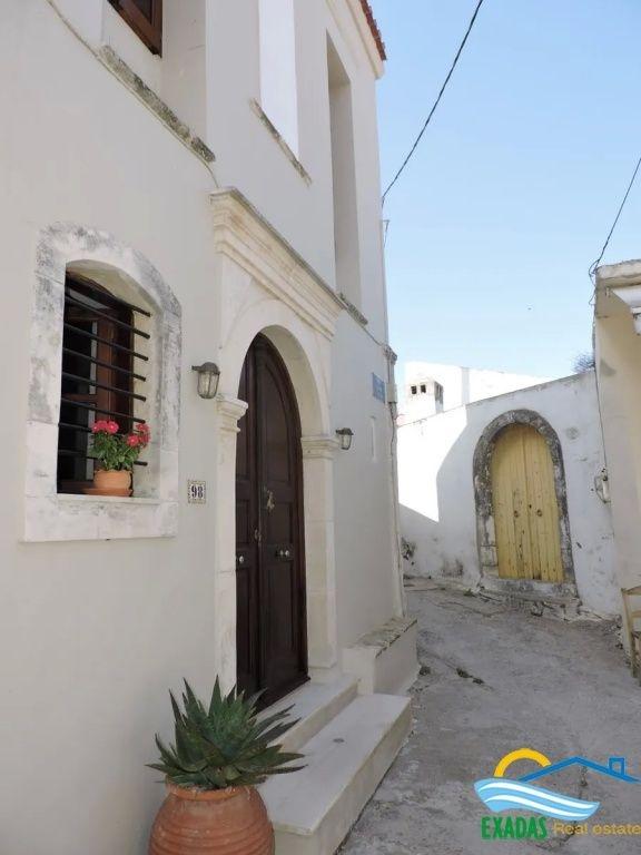 p884, Renovated detached house for sale in the village of Chromonastiri Rethymno