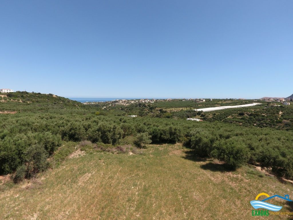 872, Plot of land of 1760 sq.m with Sea views including building permission for sale in Asteri Rethymno.