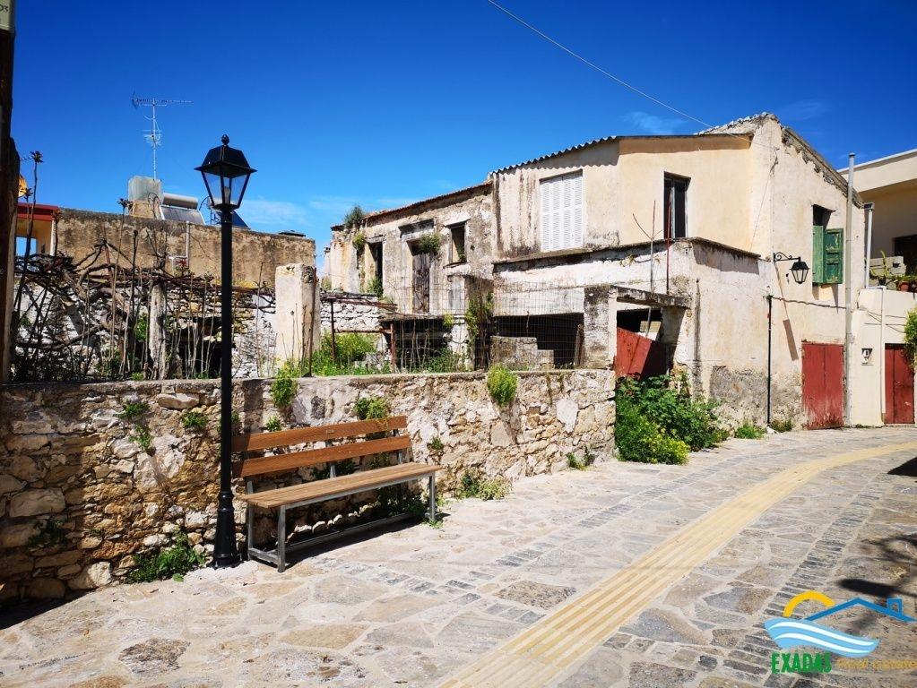 Traditional property suitable for renovation project located in Nice village