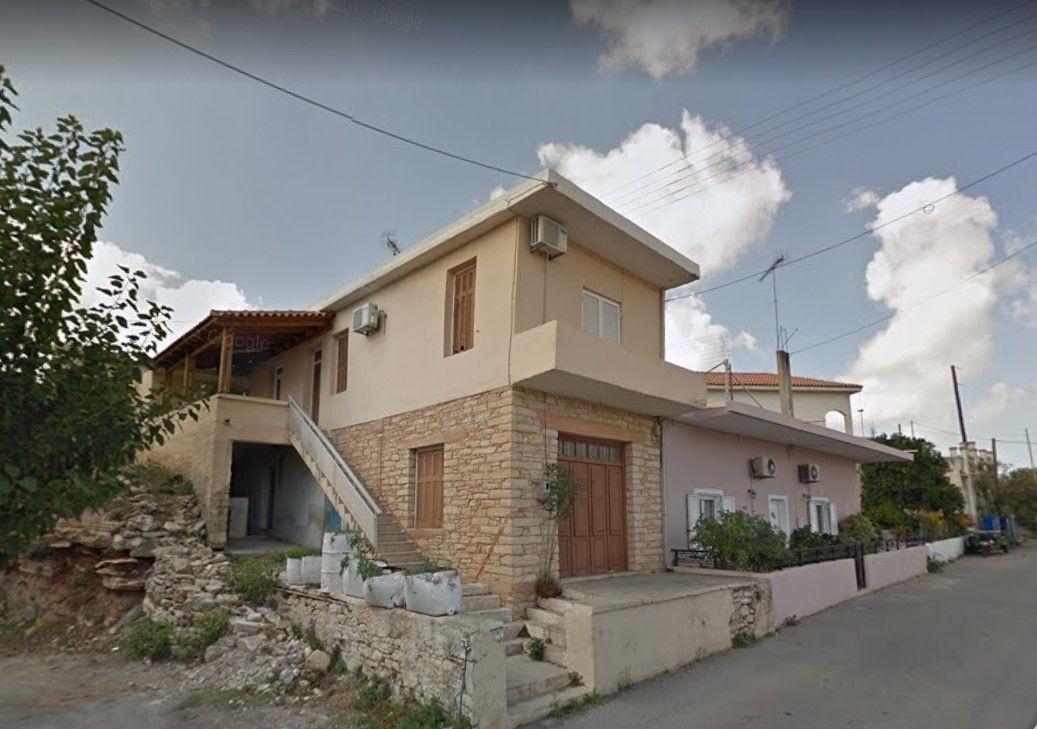 843, Resale property of 130sqm built on plot 360 sqm in Choumeri village