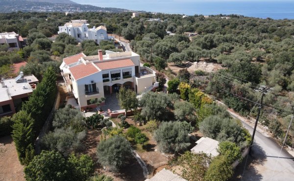 Villa with separate apartment for sale in Prines Rethymno