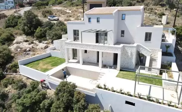 Νεόδμητη βίλα 5 υπνοδωματίων, με υπέροχη θέα προς πώληση στον Μαρουλά Ρεθύμνου