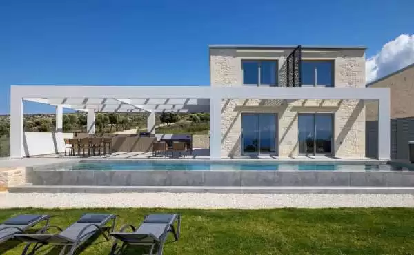 Neu gebaute Luxusvilla zum Verkauf in Agios Onoufrios, Chania
